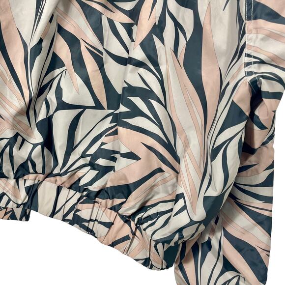 O'Neill Crop Windbreaker Hooded Pink Multicolored Camo Leaf Print Size XL - Picture 5 of 12